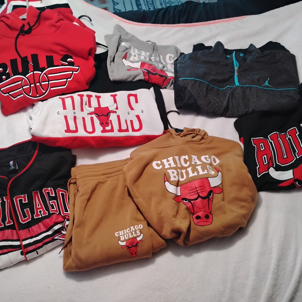 OFFICIAL NBA CHICAGO BULLS HAUL (8pc)